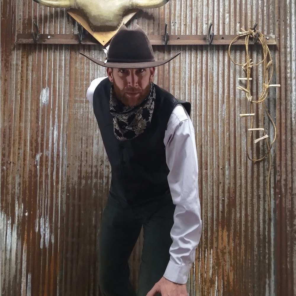 Meet your Posher, Adam